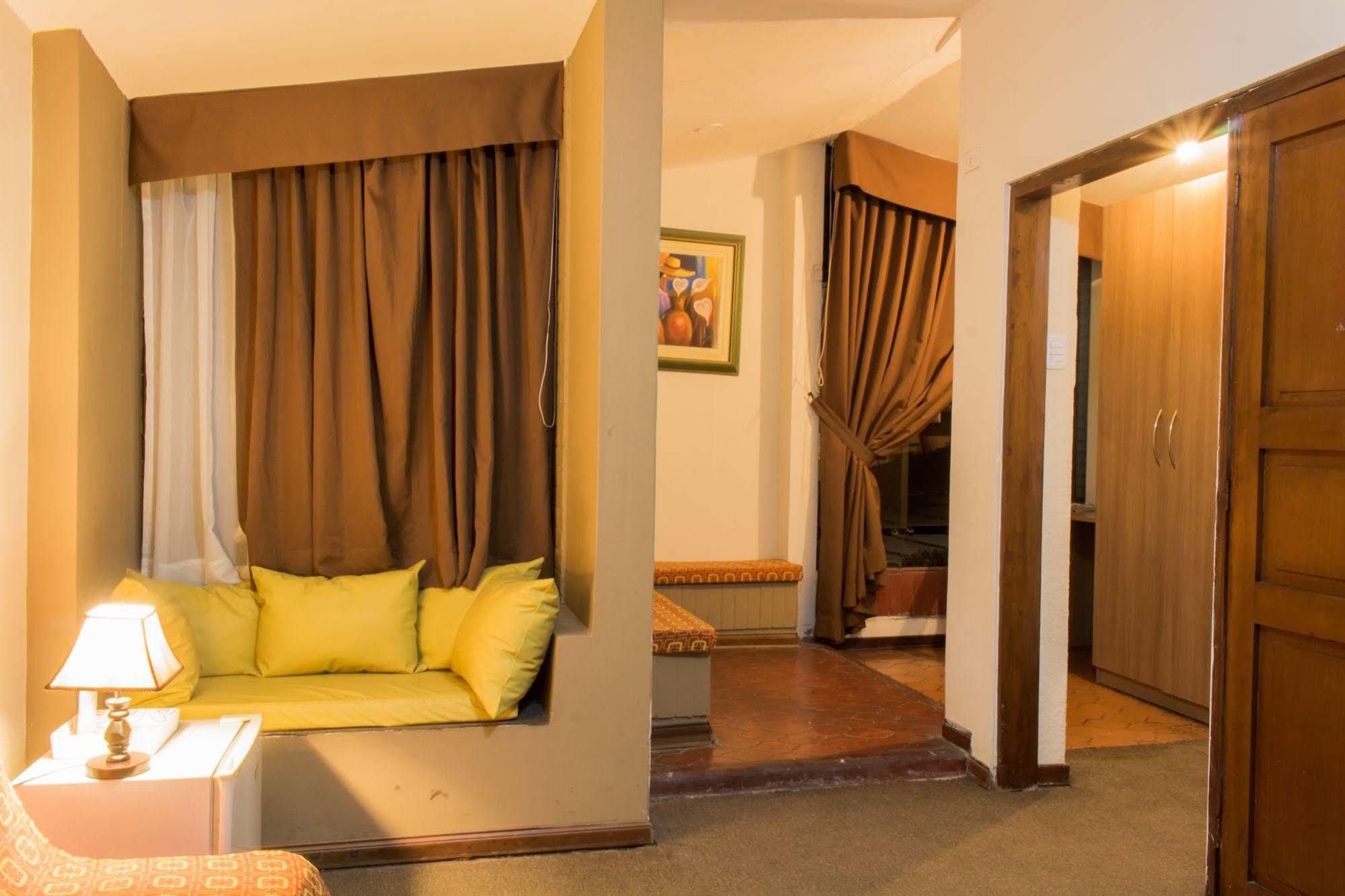 Hotel Country Trujillo Encalada 外观 照片